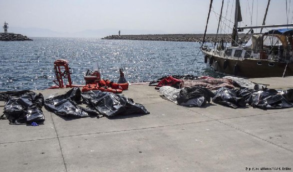 إيطاليا تنتشل 217 جثة من حطام قارب مهاجرين غرق في 2015