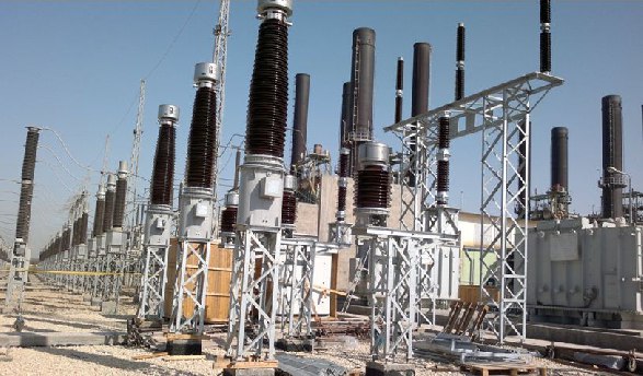 الكهرباء تعلن توقف محطات إنتاج بالبصرة بعد انقطاع الخط الإيراني